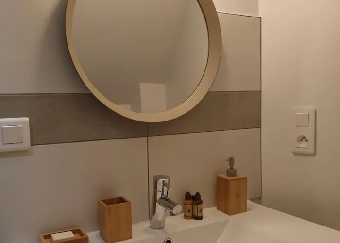 Maison De Charme Avec Jardin Au Bord De L'eure